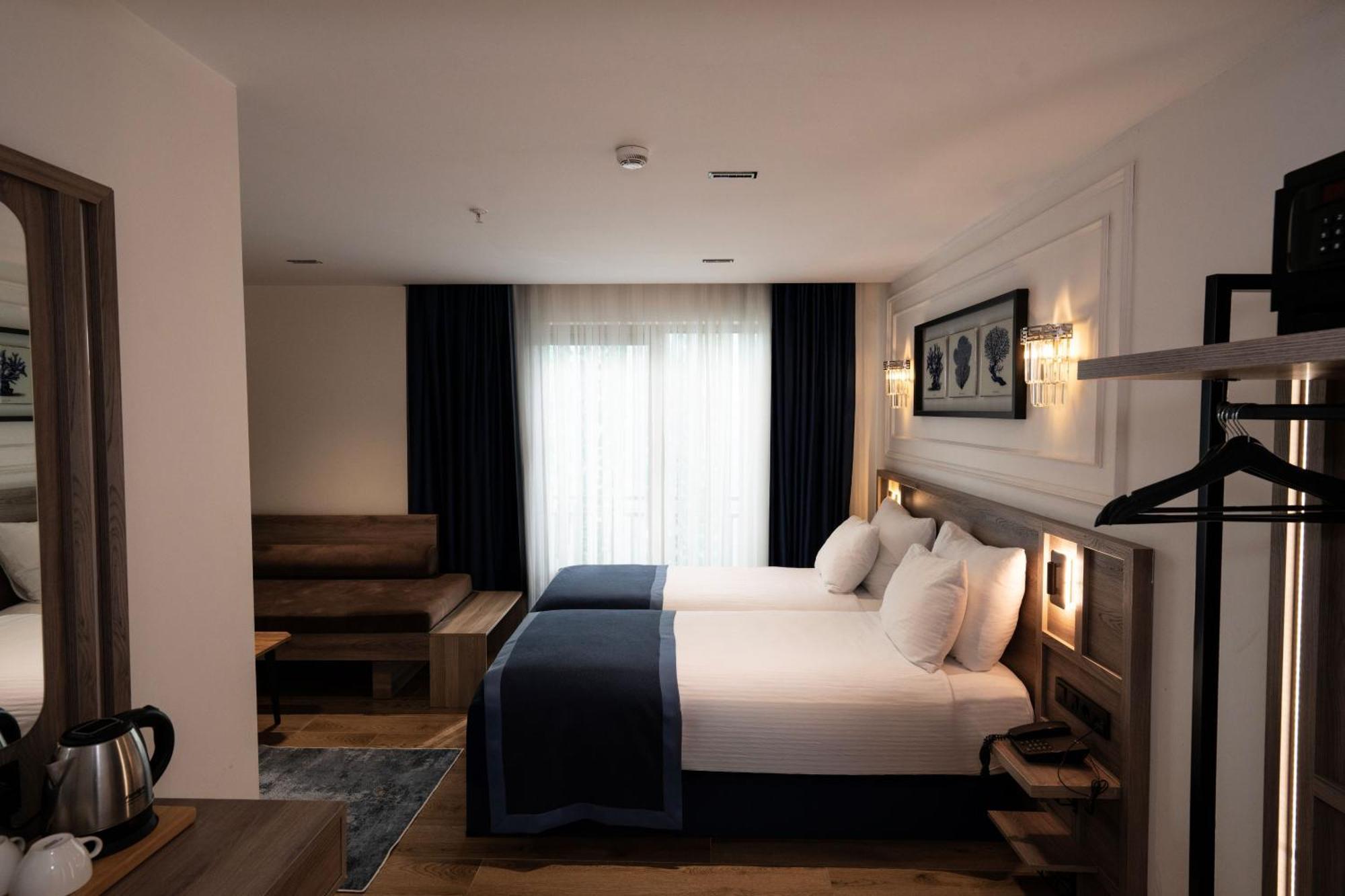 Mona Bosphorus Hotel Istanbul Bagian luar foto